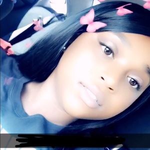 Meet your Posher, Azia